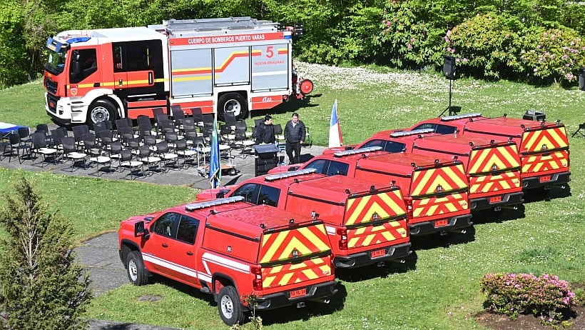 Bomberos de Nueva Braunau en Puerto Varas recibieron moderno carro multipropósito